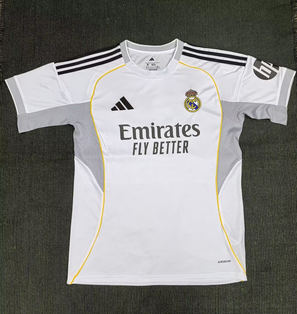 Maillot Real Madrid domicile 25/26 (Fan Version)